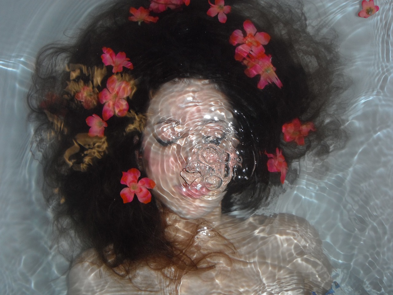 underwater woman hair free photo