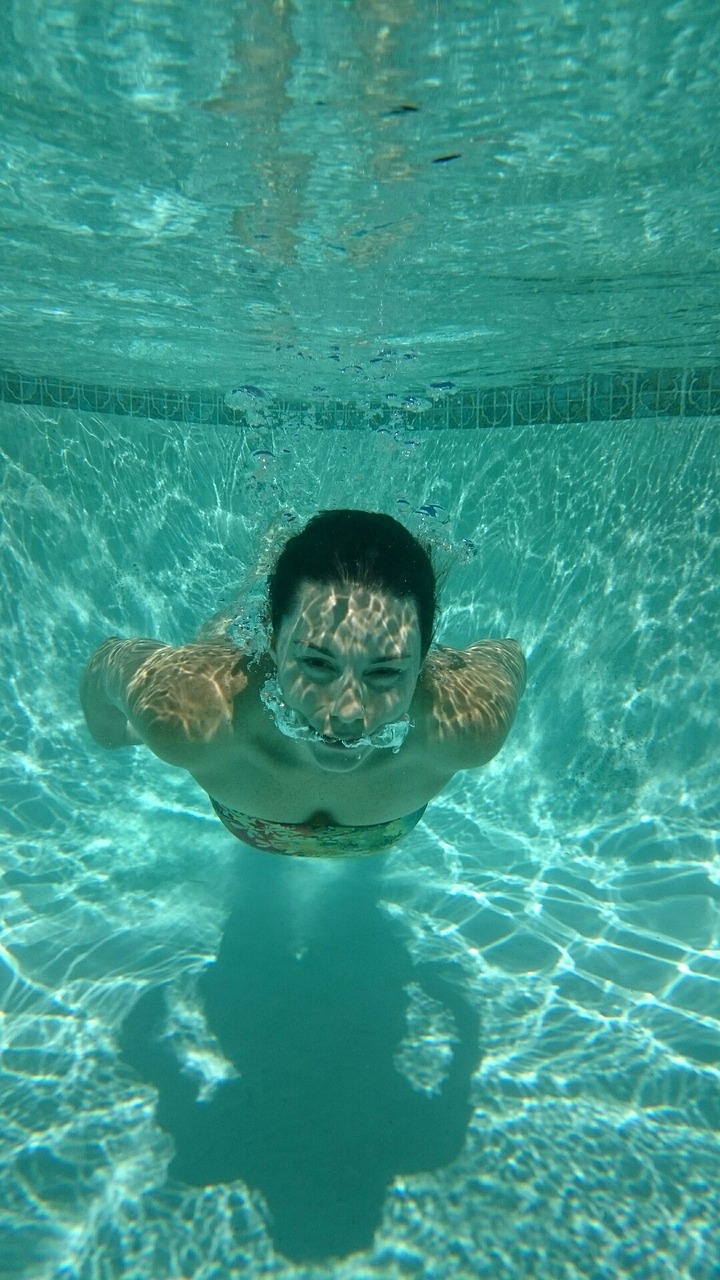 underwater swimming girl free photo