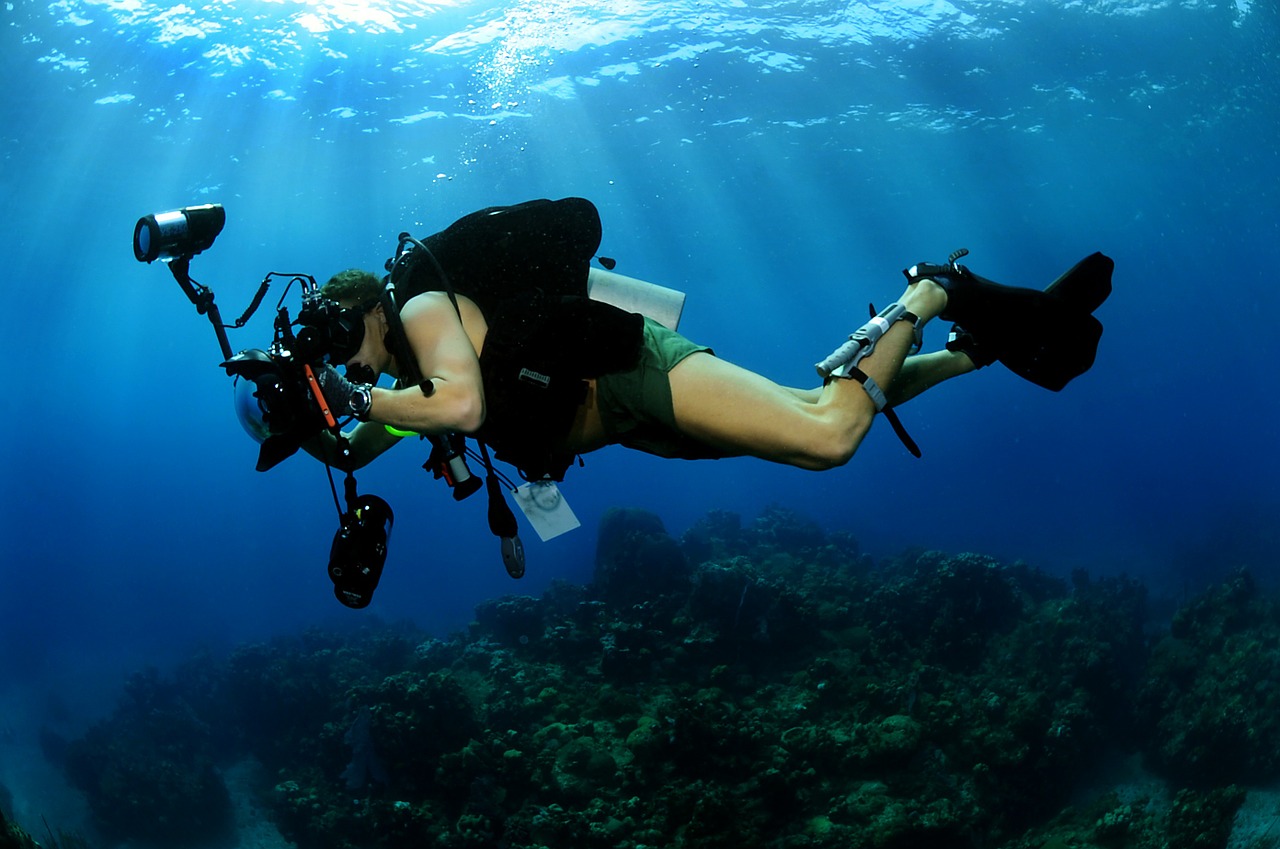 underwater photographer scuba diving military free photo
