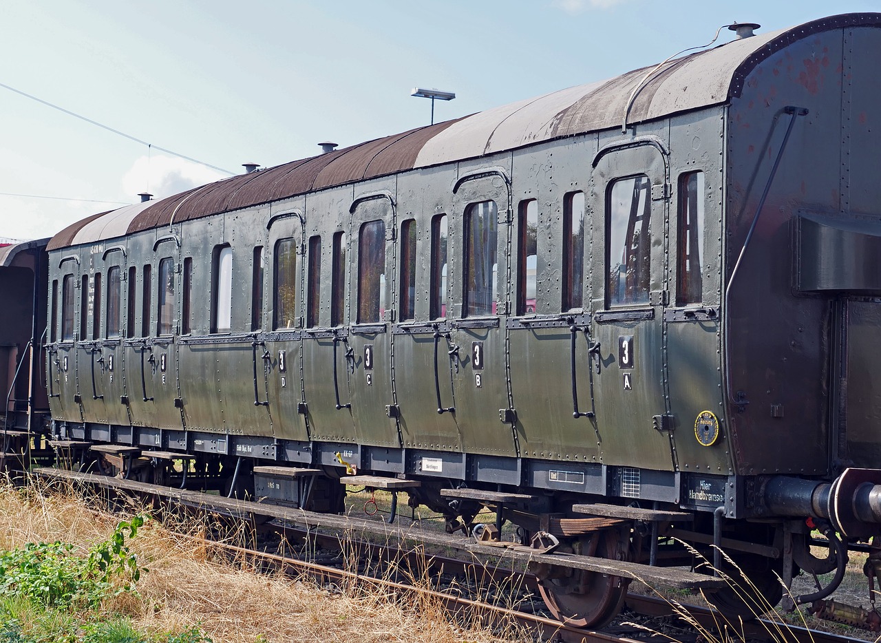 unit compartment car  german reichsbahn  drg free photo