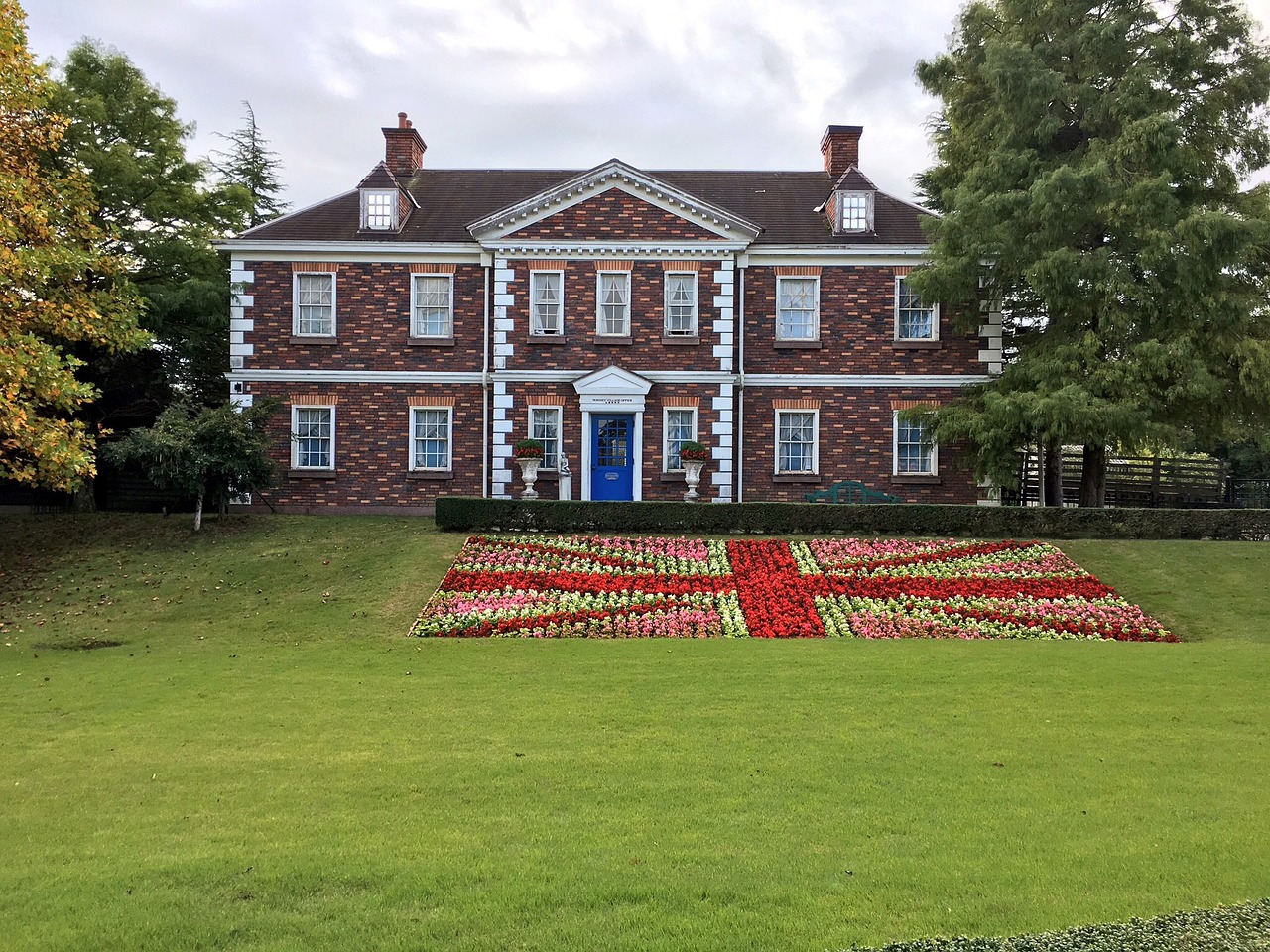 united kingdom flag building free photo