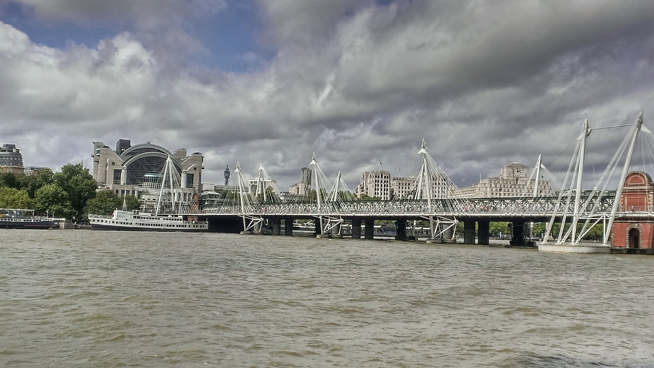 united kingdom london bridge the river thames free photo