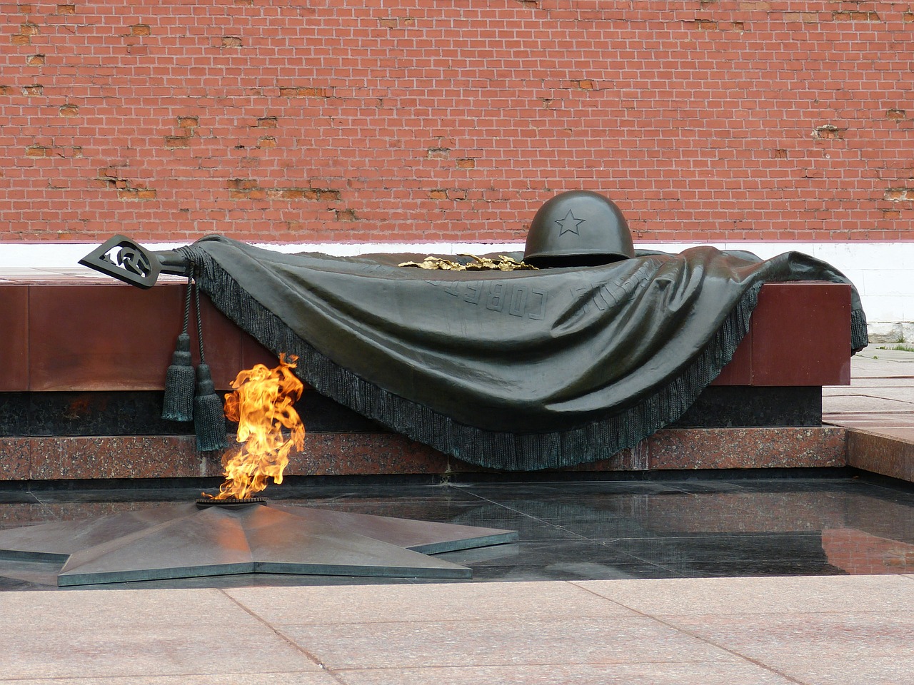 unknown soldier moscow russia free photo