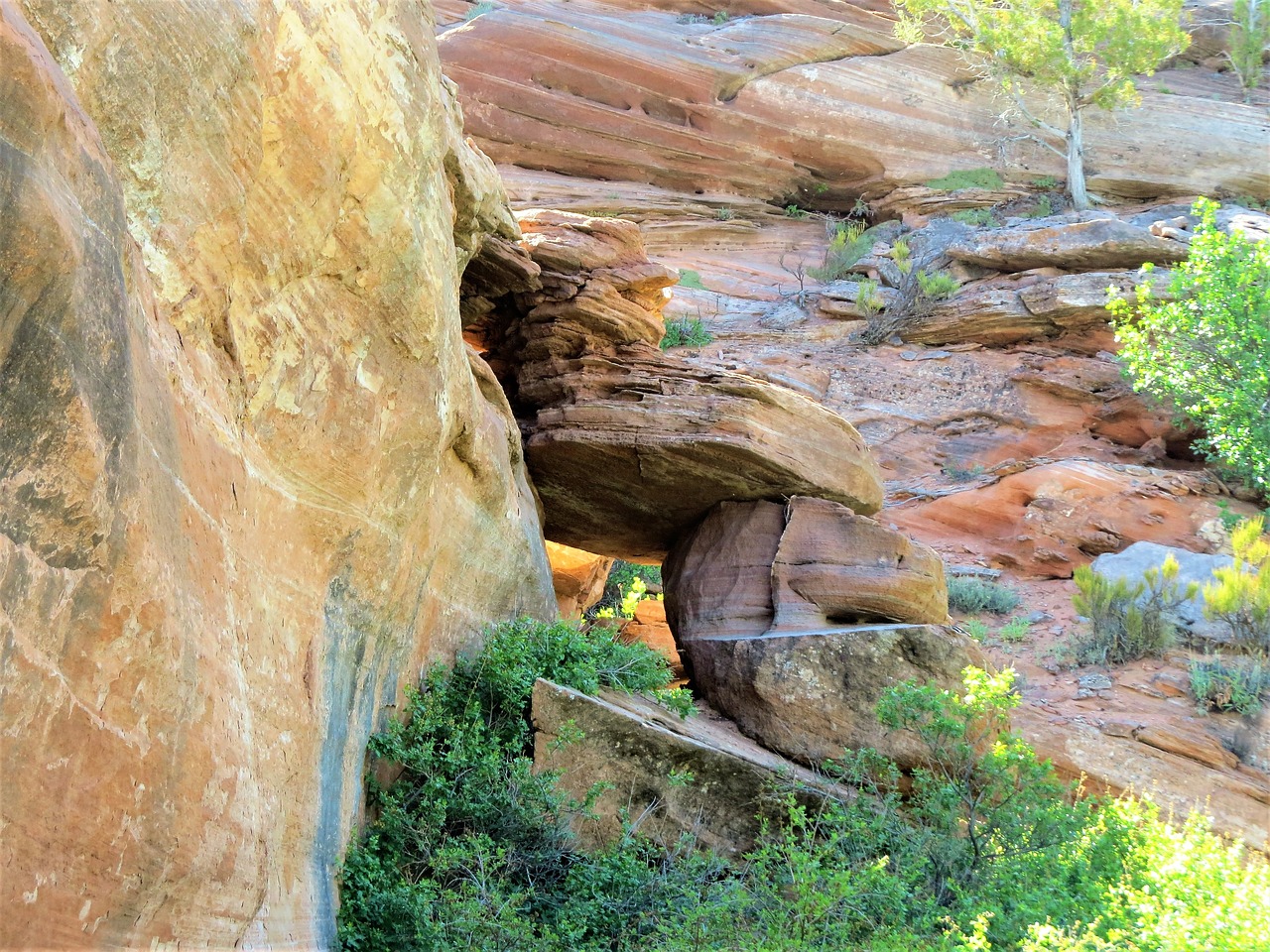 unusual rock formation geology utah free photo