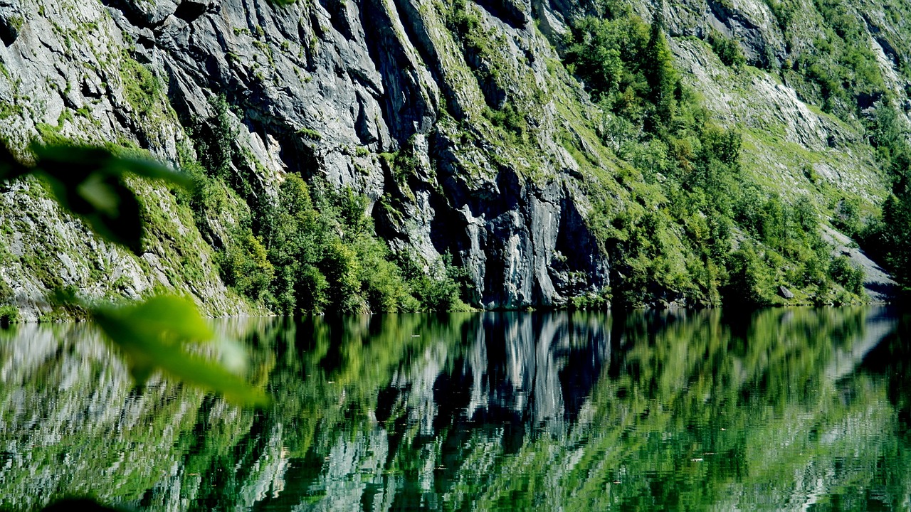 upper lake königssee reflection of berchtesgaden free photo