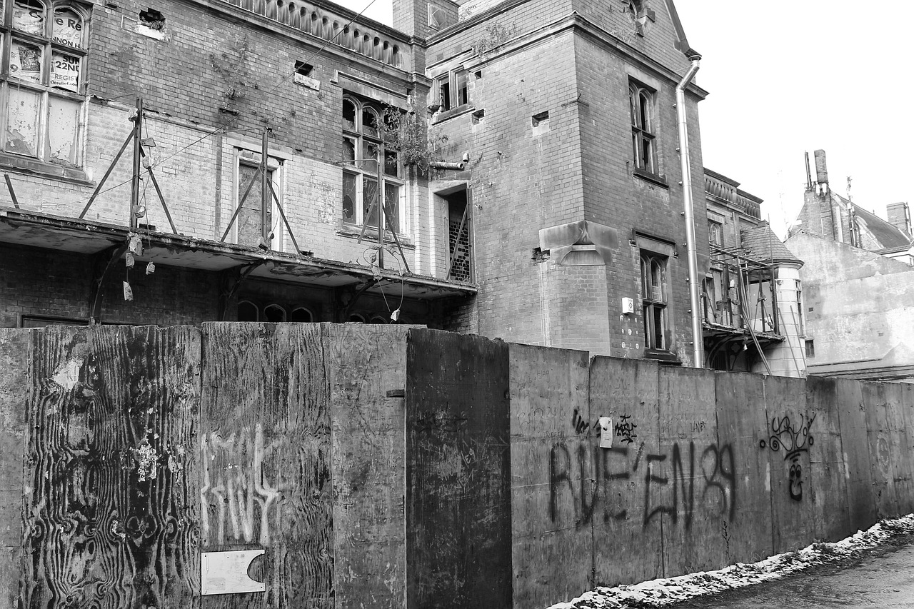 urban decay derelict abandoned free photo