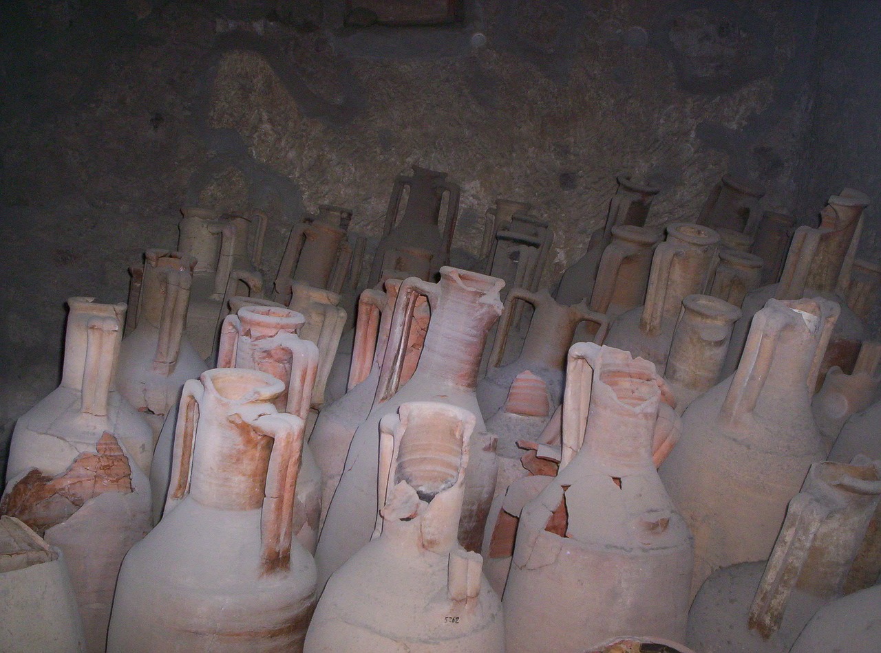urns vessels pompeii free photo