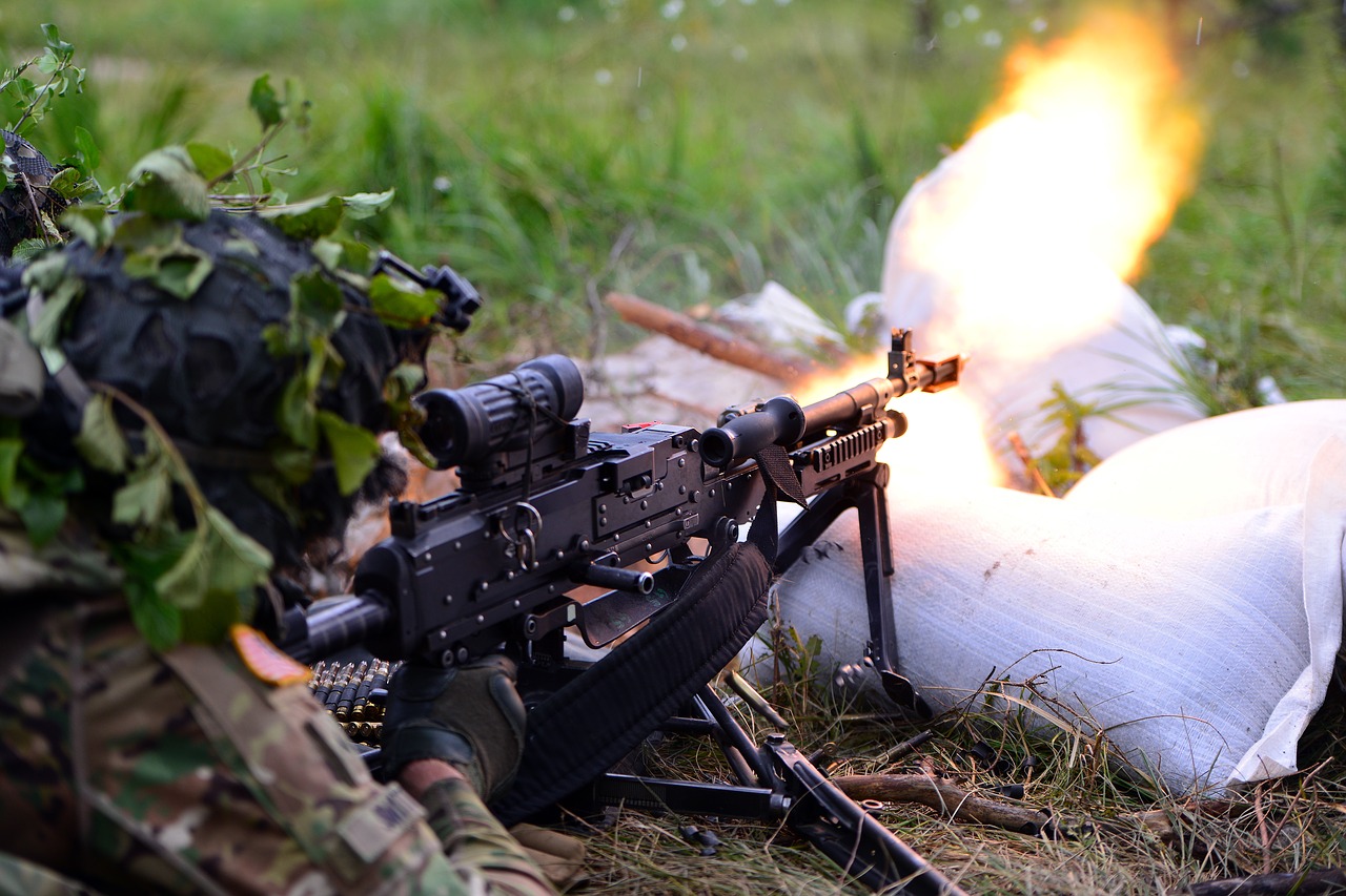 us army paratrooper exercise live-fire free photo