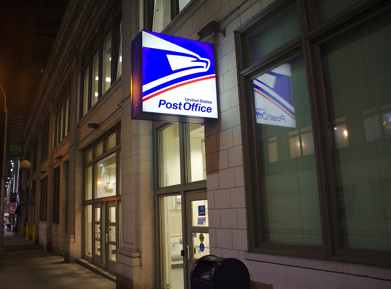 usps post office building free photo