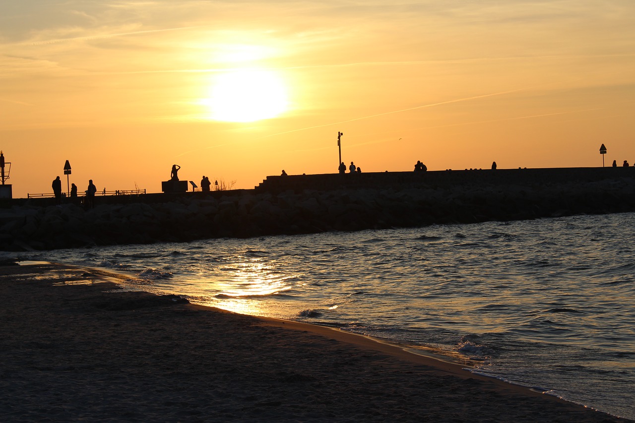 ustka  the pier  sunset free photo