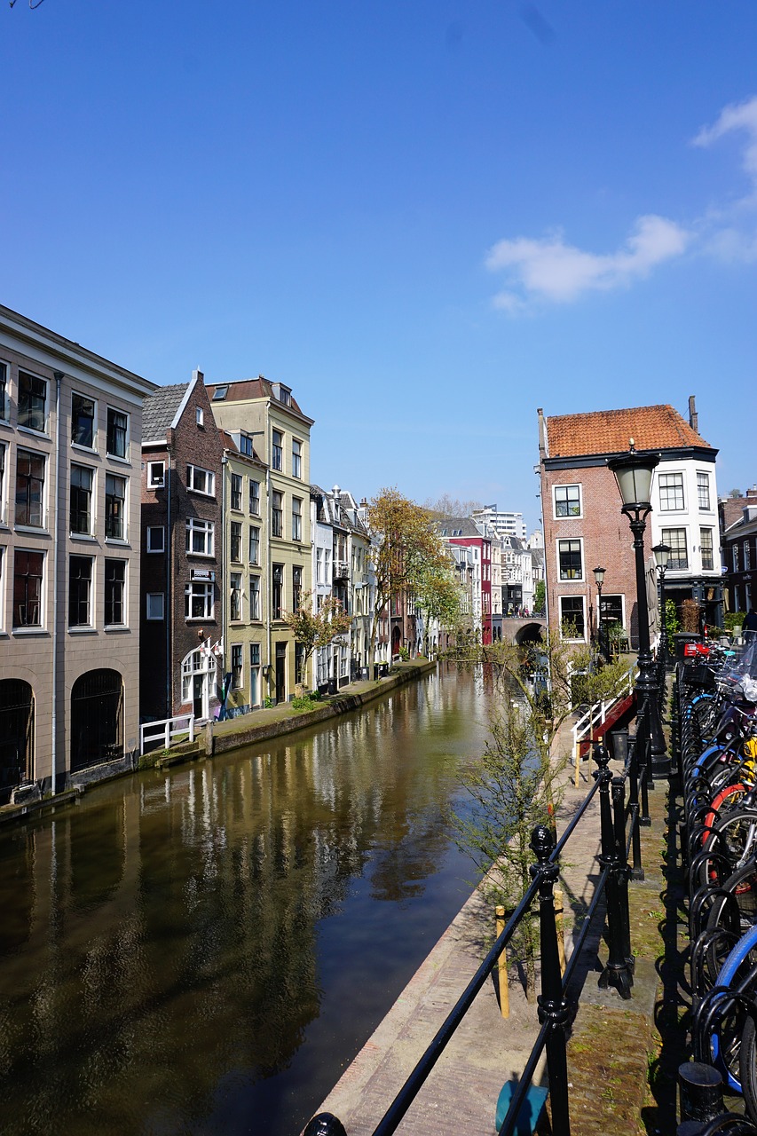 utrecht  canal  holland free photo