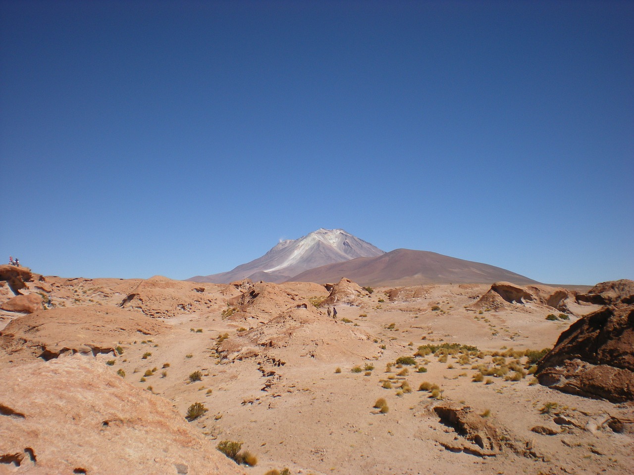 uyuni mountain landscape free photo