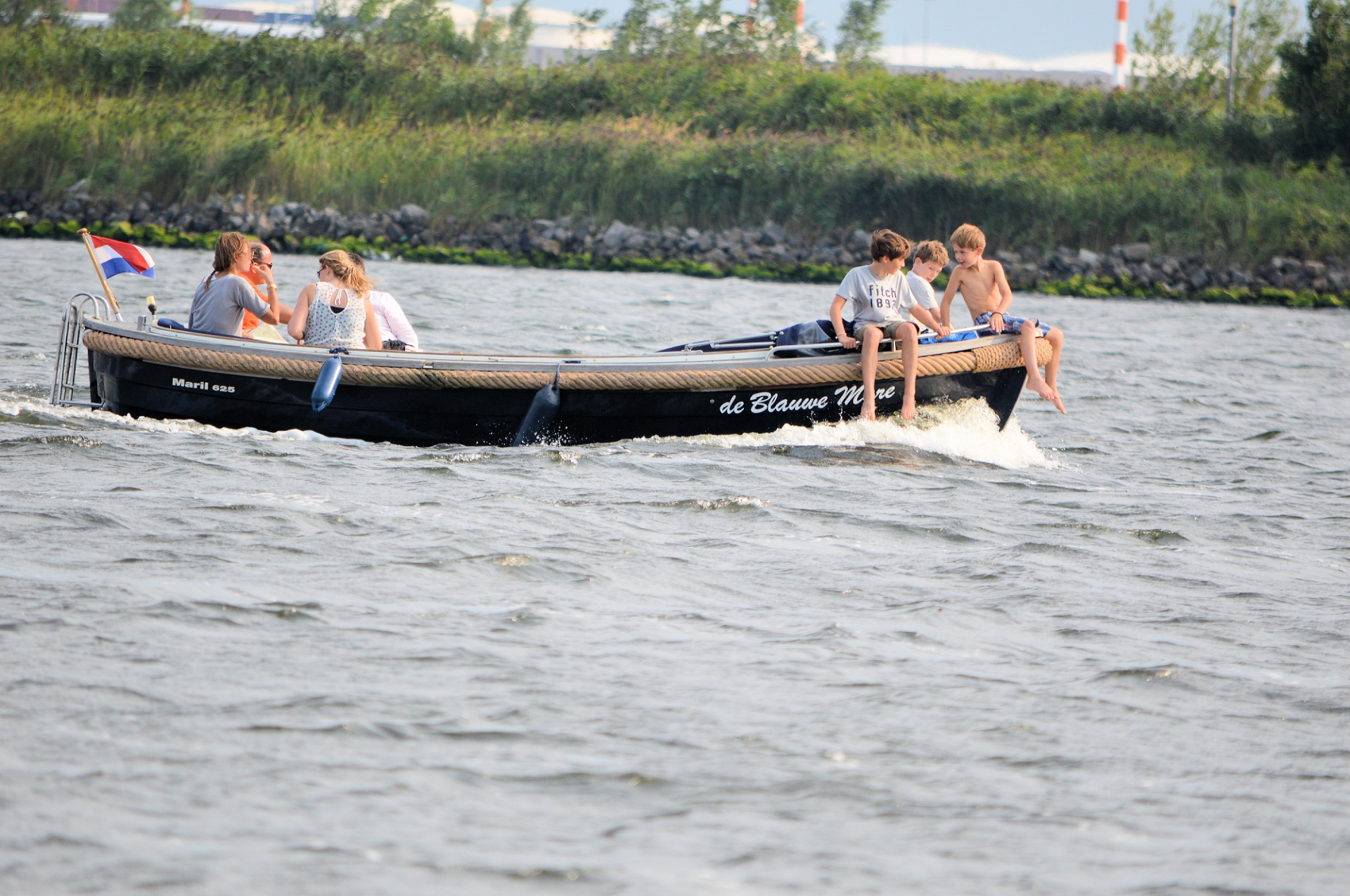 sloop boat speedboat free photo