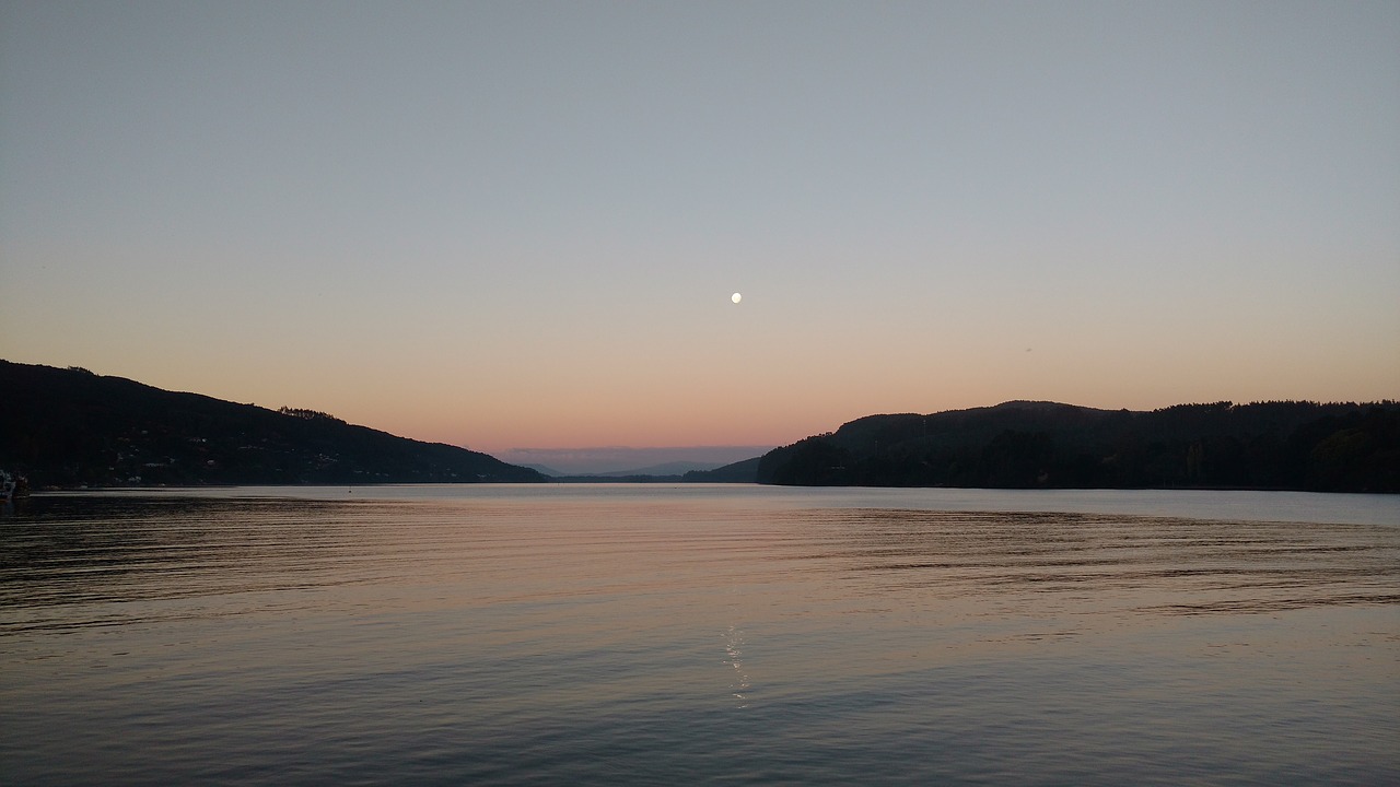 valdivia chile moon free photo