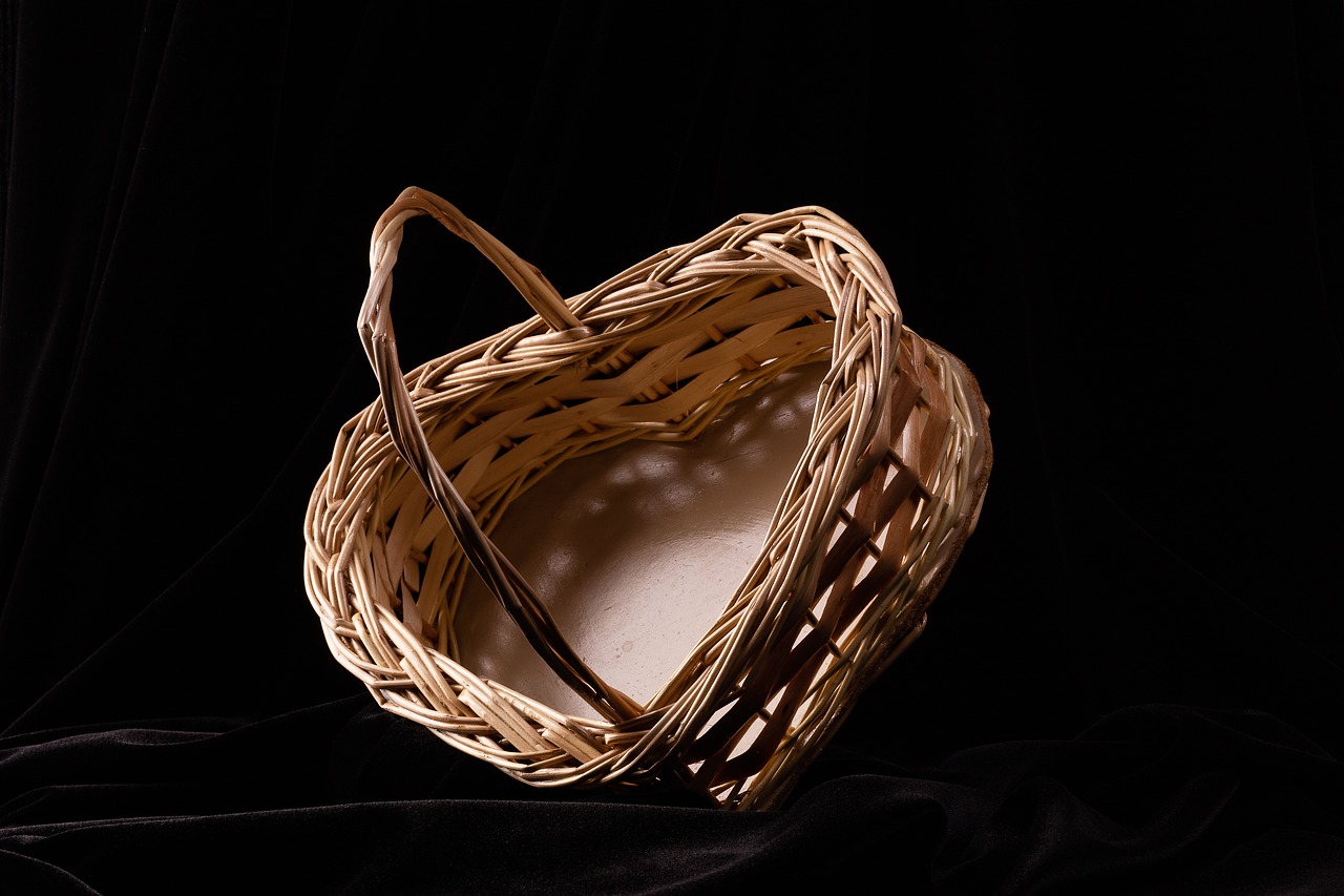 valentine  basket  ornament free photo