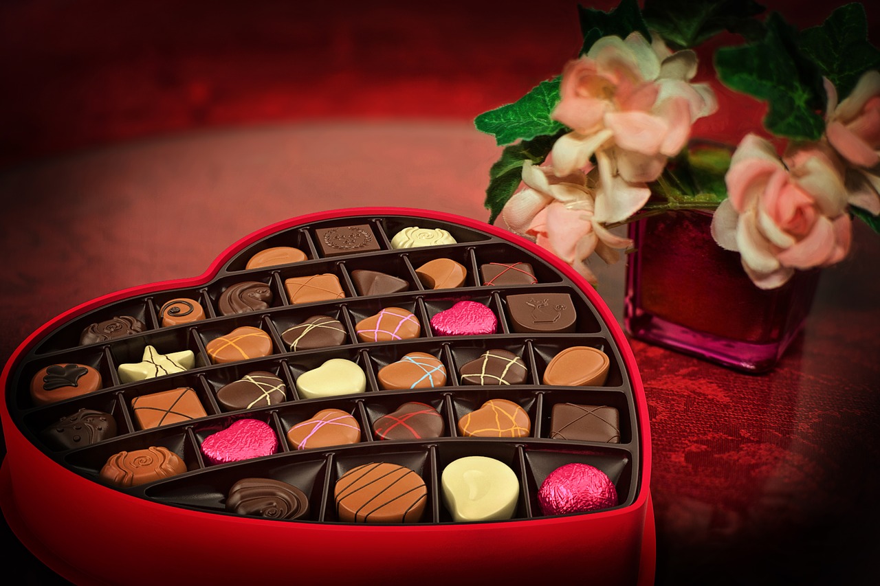valentine's day chocolates candy free photo