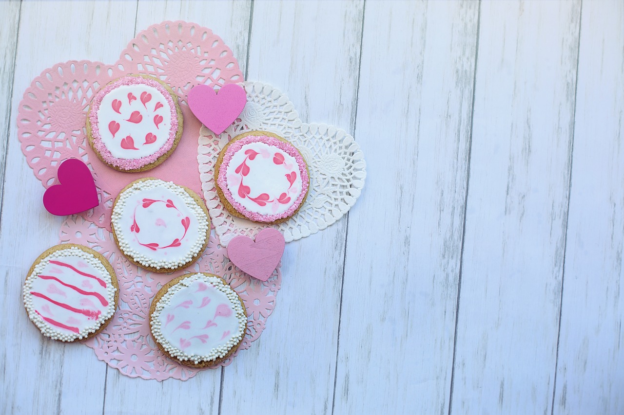 valentine's day  valentines  cookies free photo