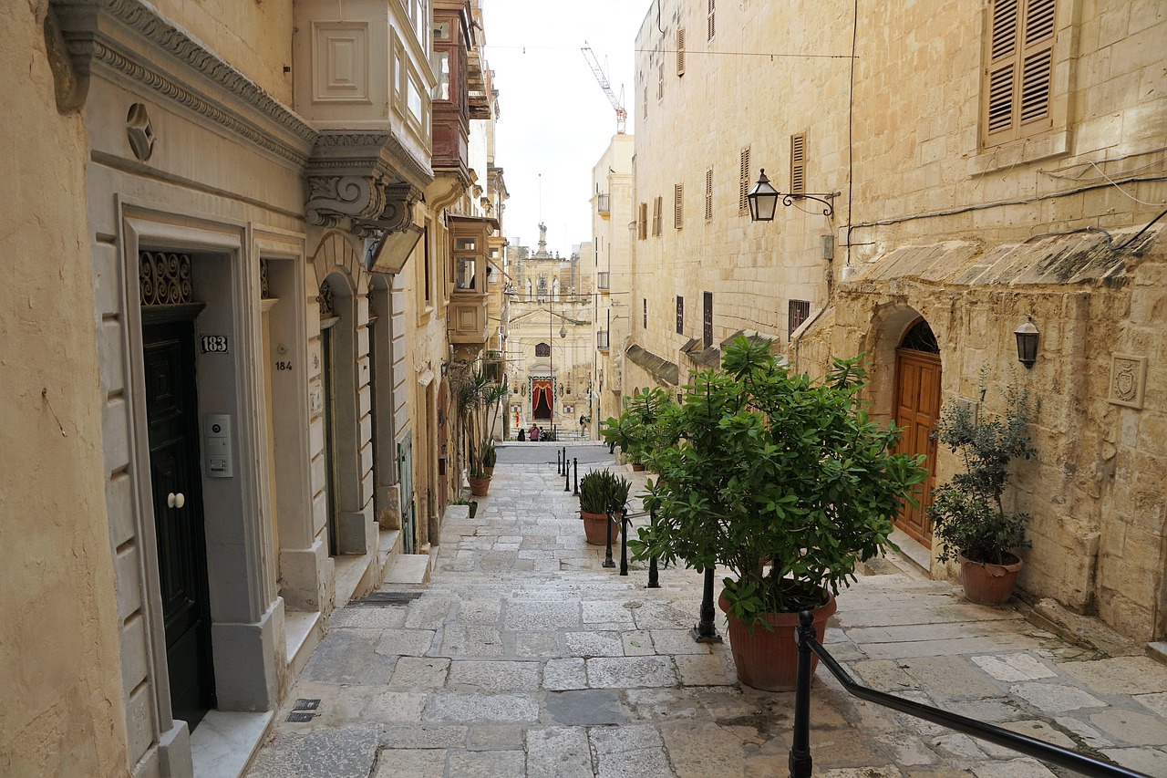 valetta malta road free photo