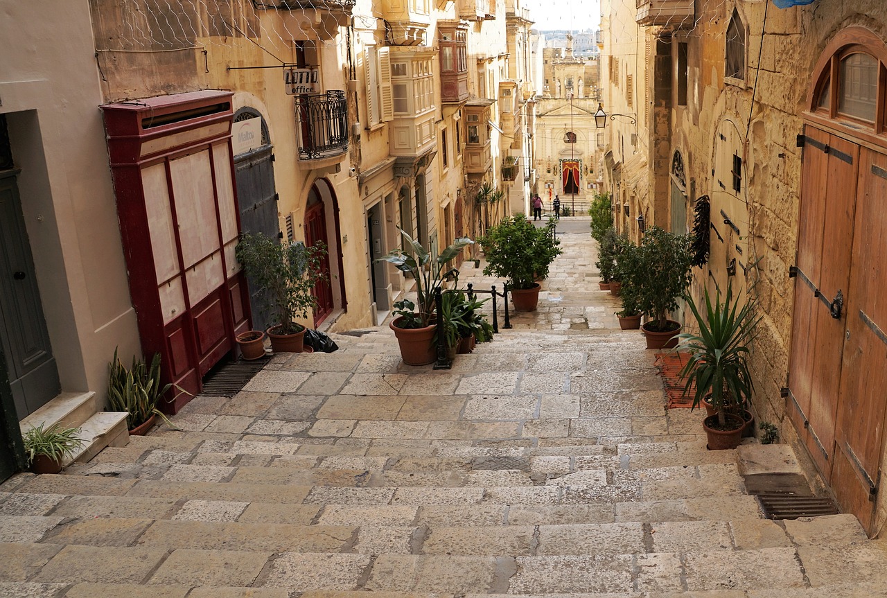 valetta malta road free photo