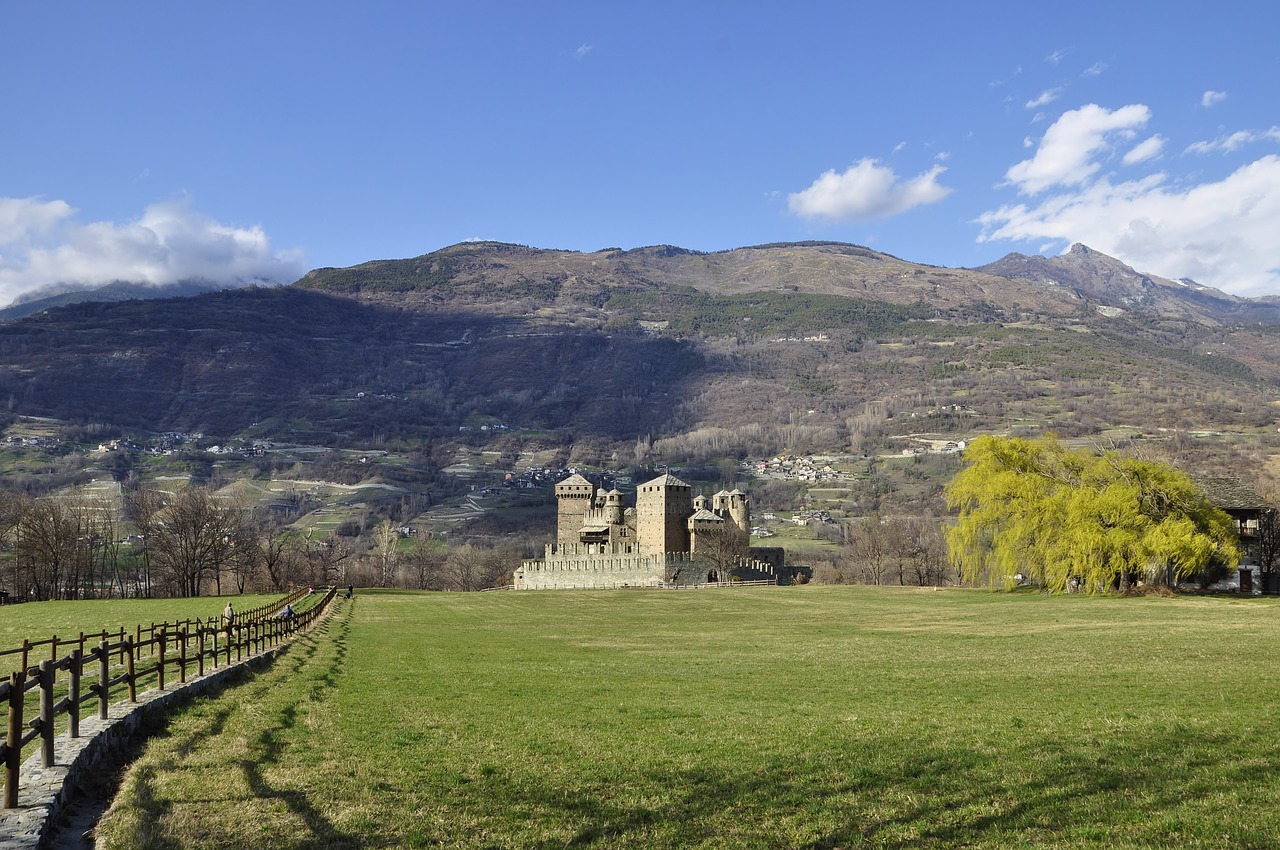 valle d'aosta  castle  prato free photo