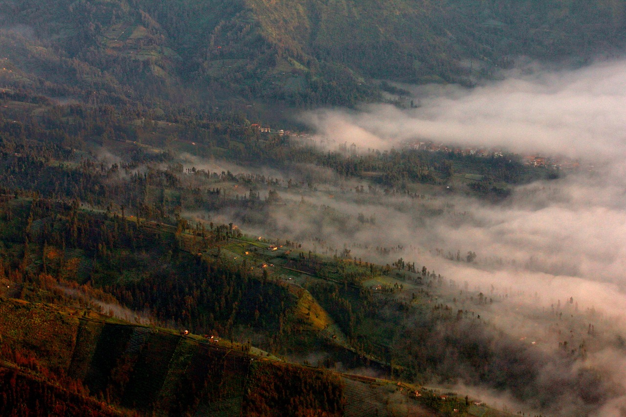valley  panorama  nature free photo