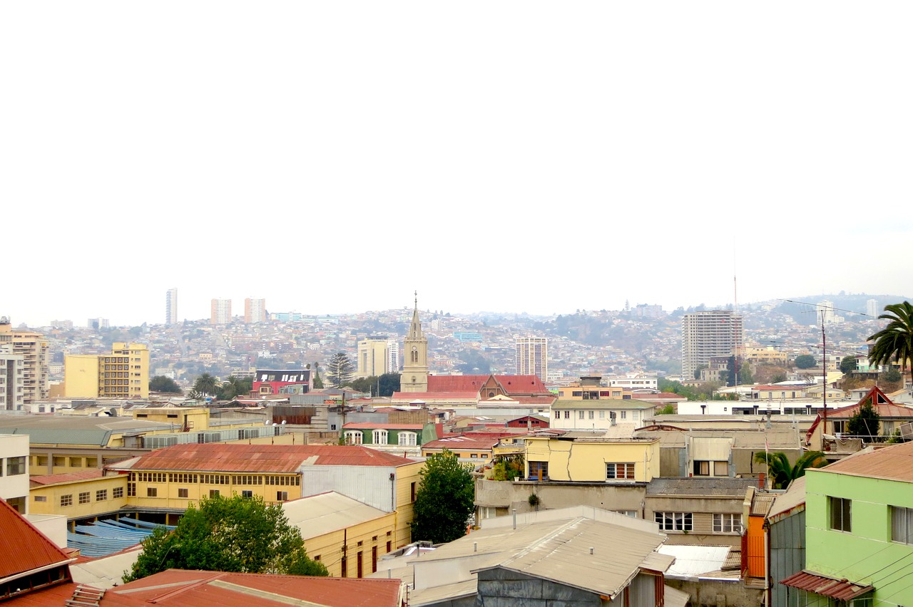 valpraiso chile buildings free photo