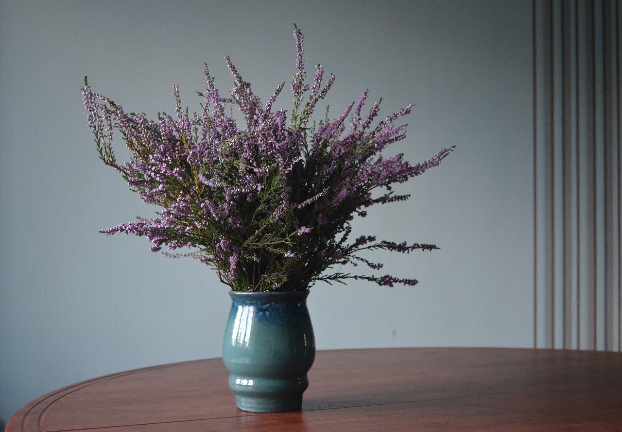 vase heather bouquet free photo