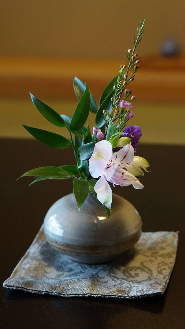 vase flower still life free photo