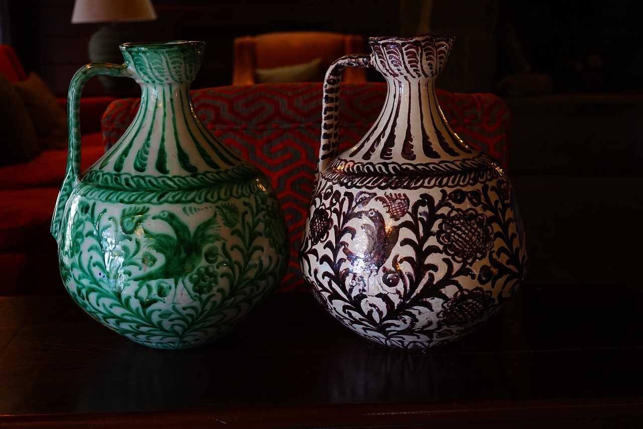 vases green red free photo