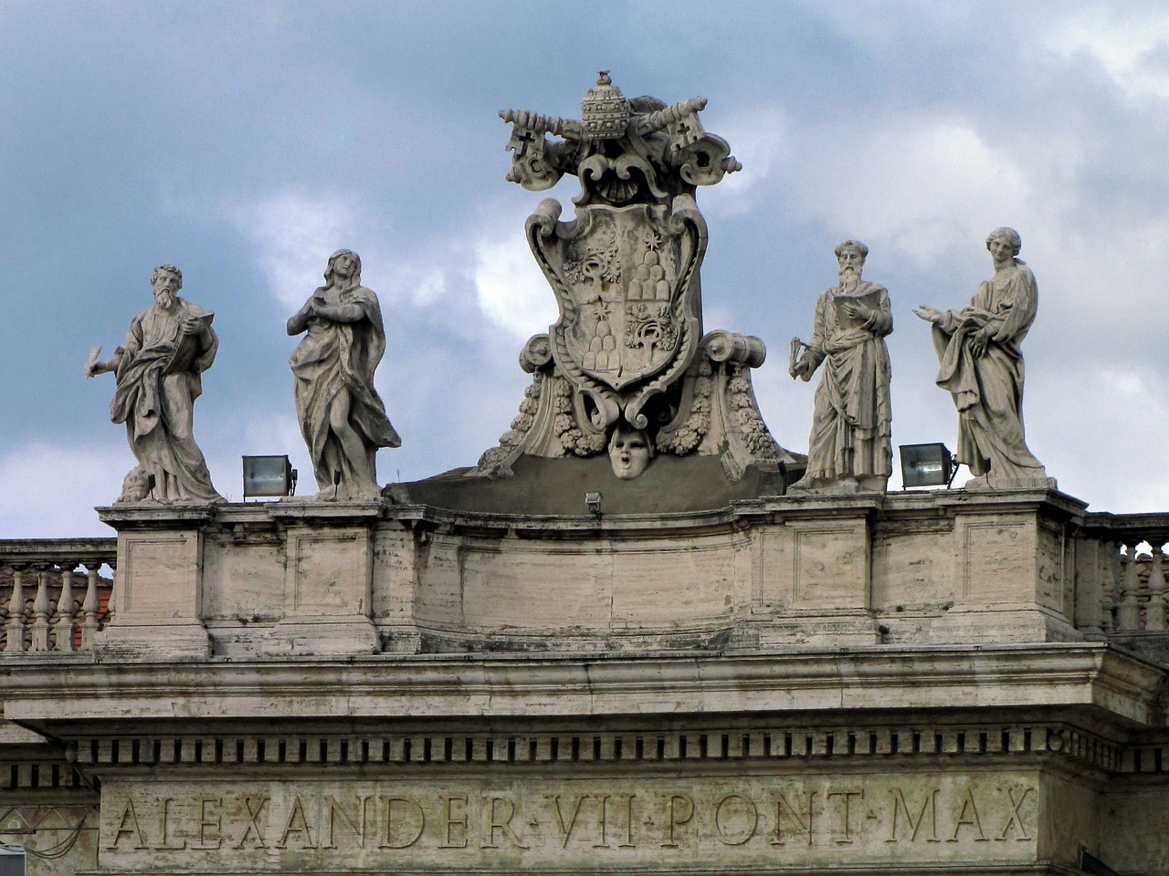 vatican st peter's basilica figures free photo