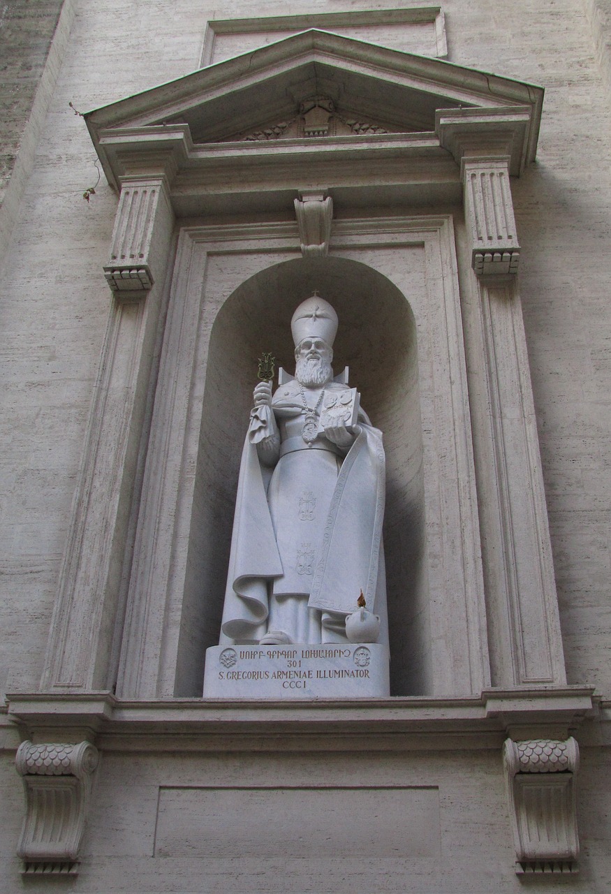 vatican st peter's basilica statue free photo