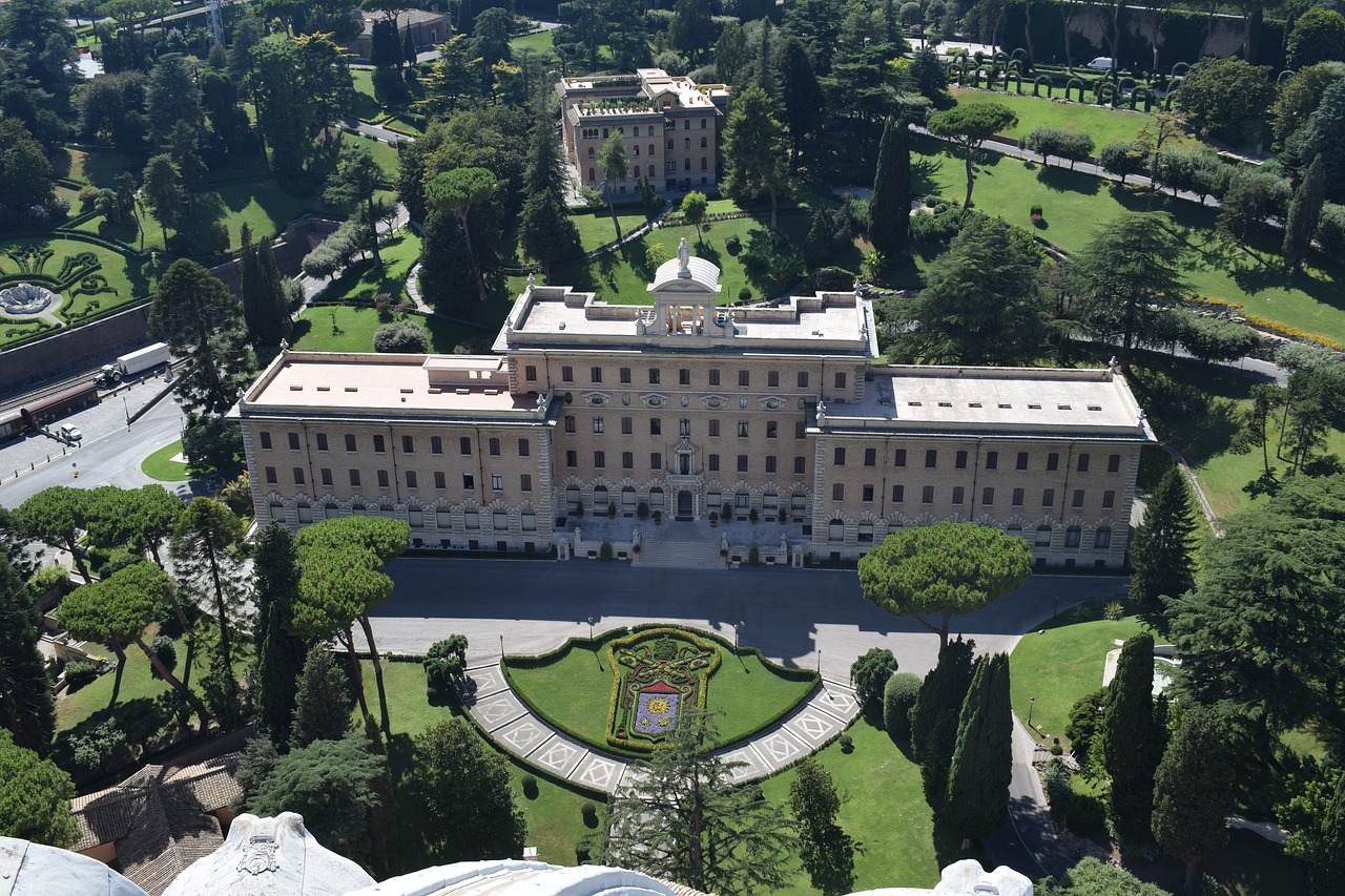 vatican city  italy  pope free photo