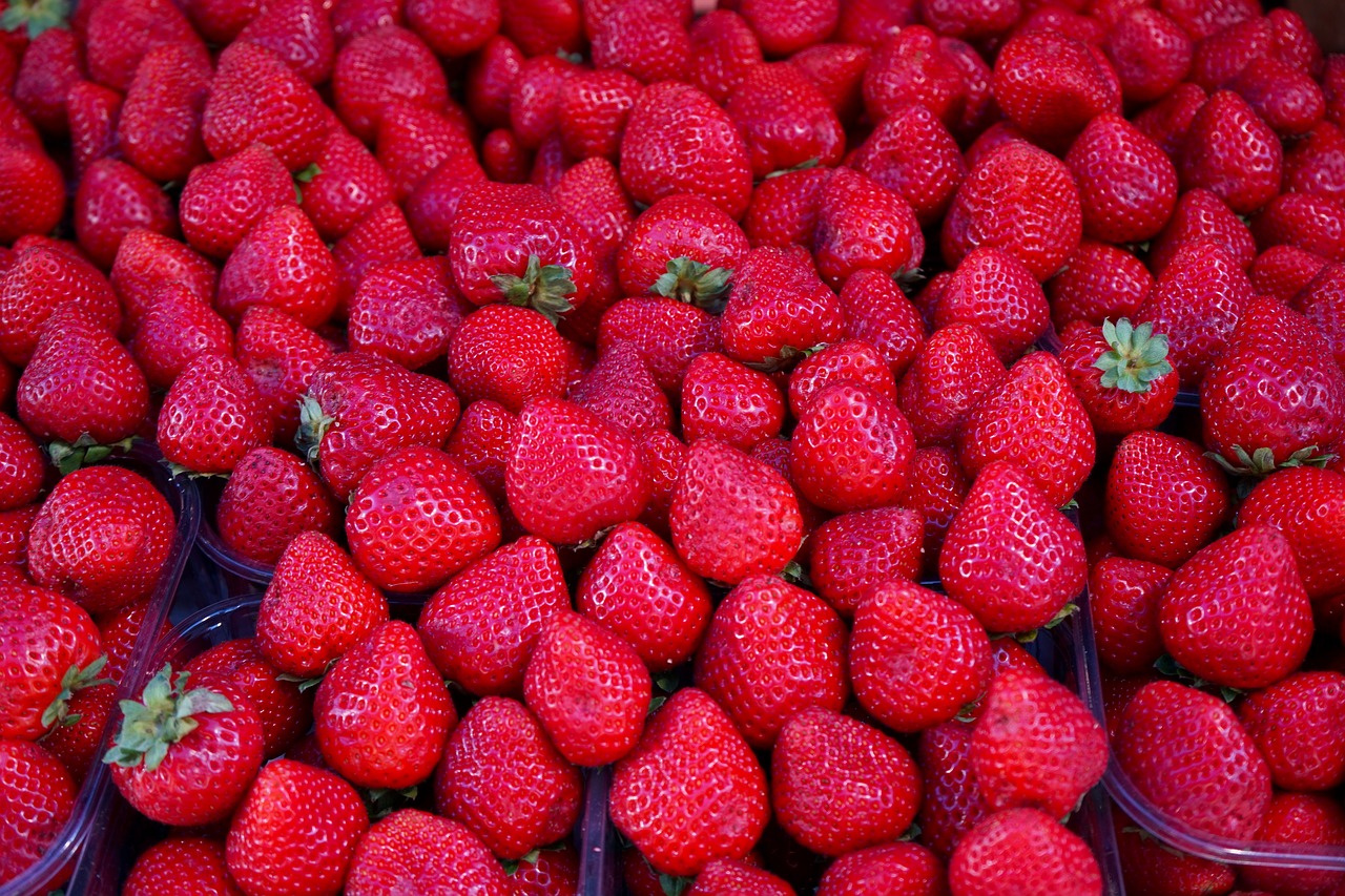 vegan strawberries fruit free photo