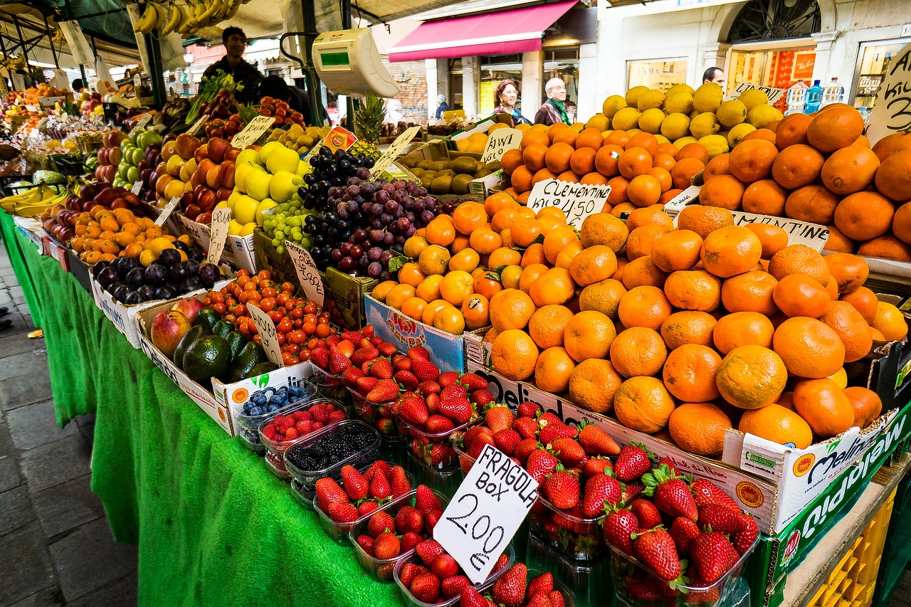 vegetable market fruit market venice free photo