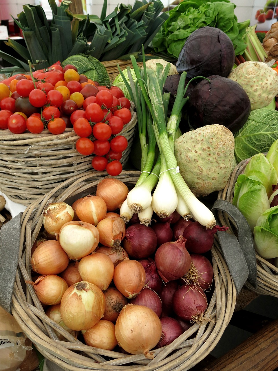 vegetables tomatoes leek free photo