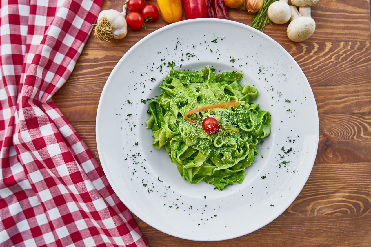 vegetables pasta plate free photo