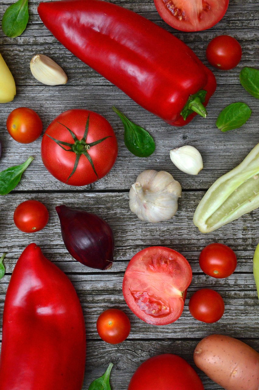 vegetables  tomatoes  pepper free photo