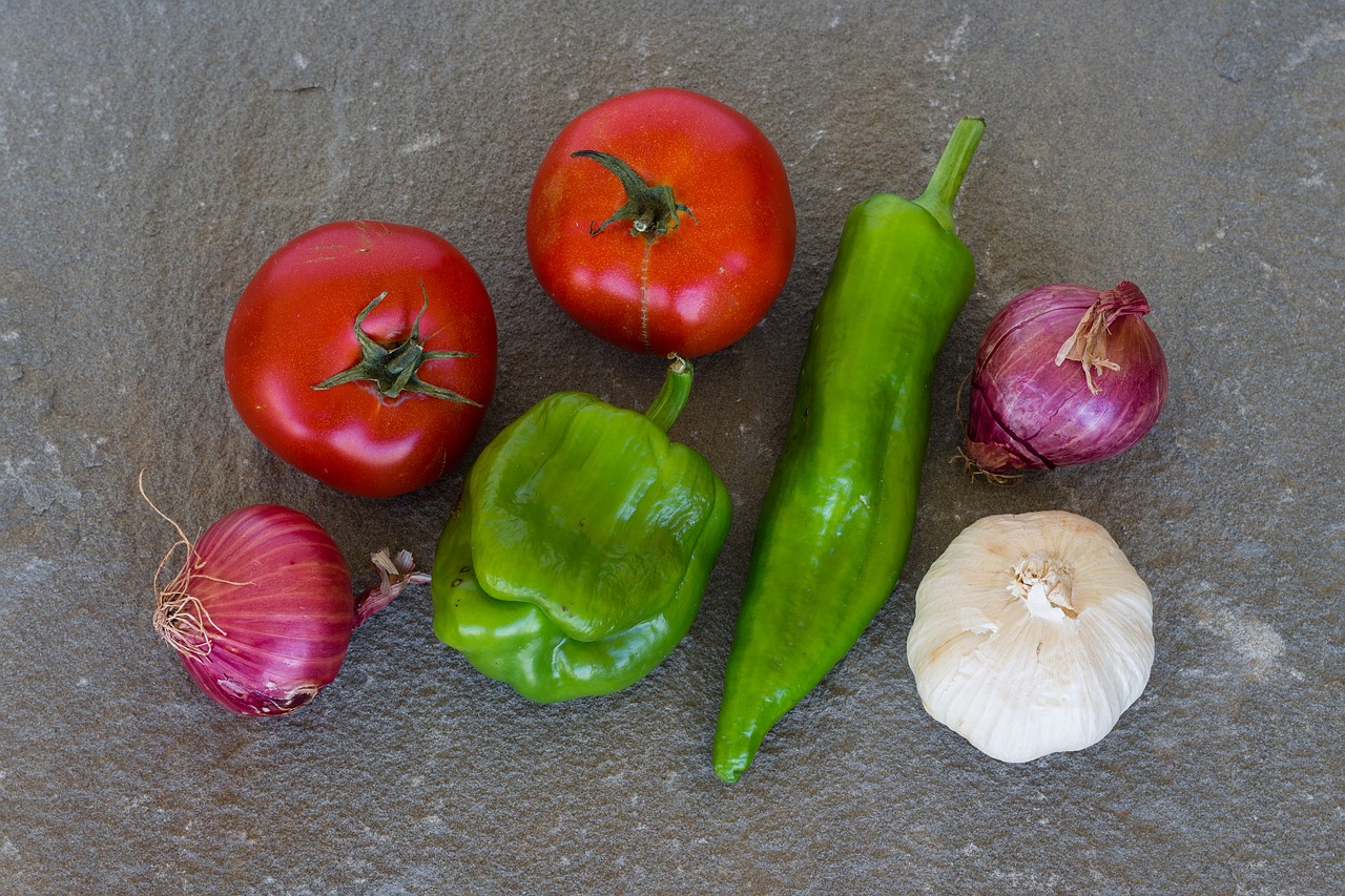 vegetables  tomatoes  peppers free photo