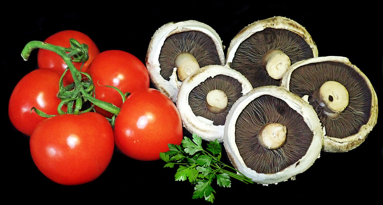 vegetables  tomato  mushroom free photo