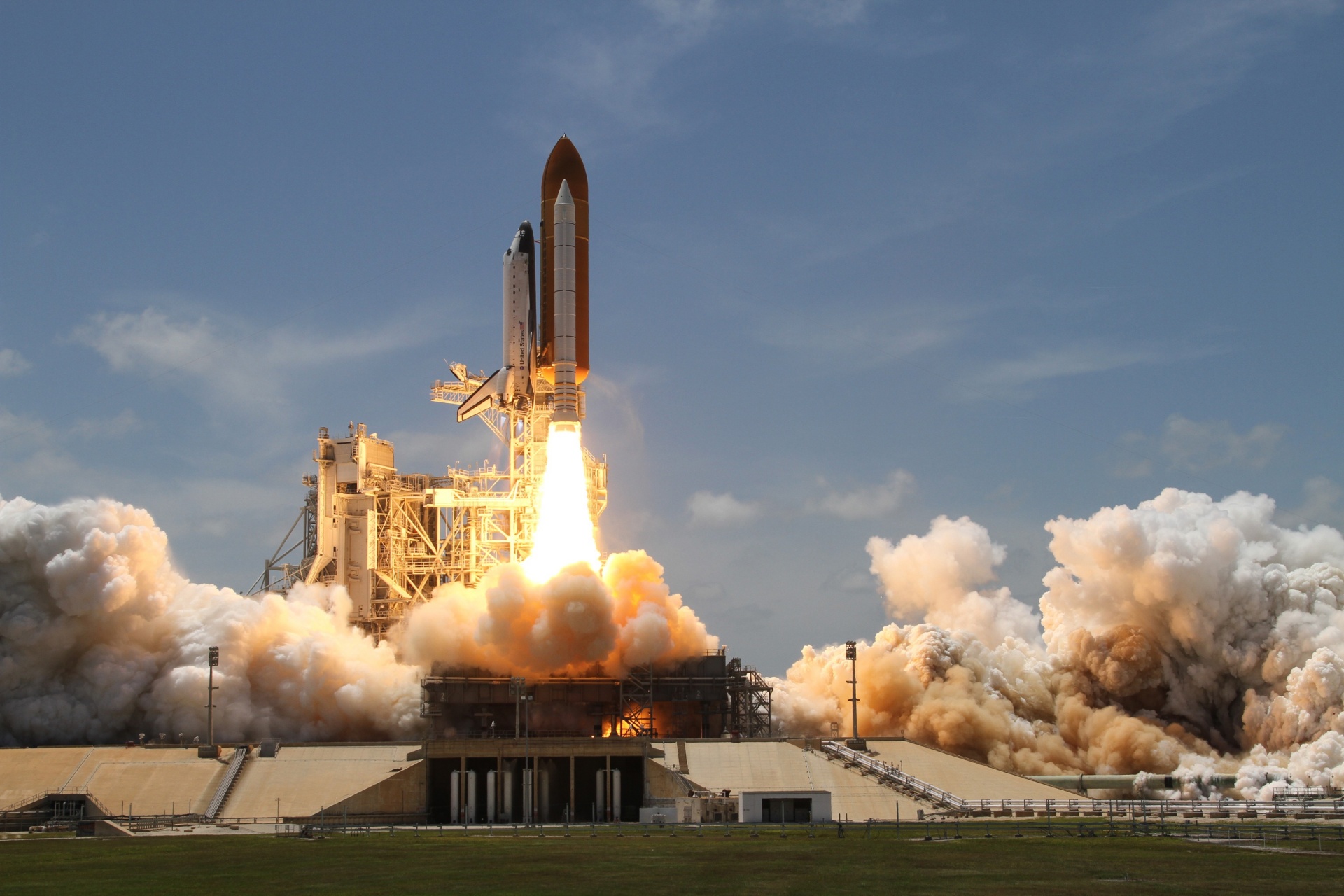 space shuttle atlantis launch site free photo
