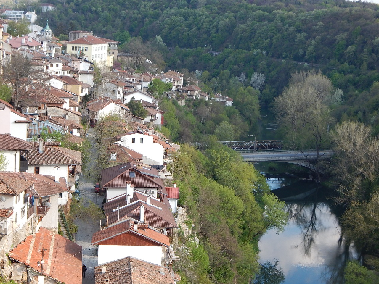 veliko tarnovo view buildings free photo