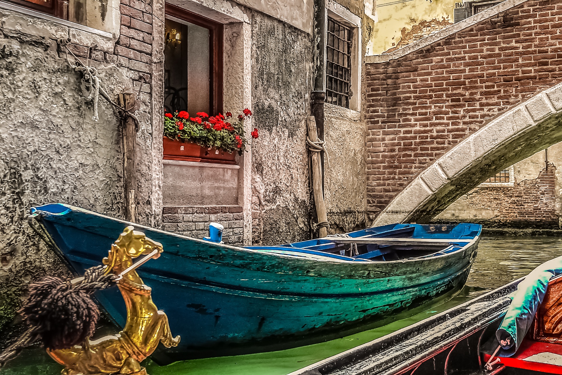 venice canal boat free photo