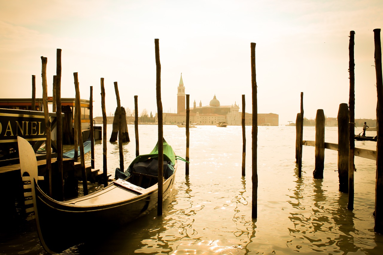 venezia landscape seppia free photo