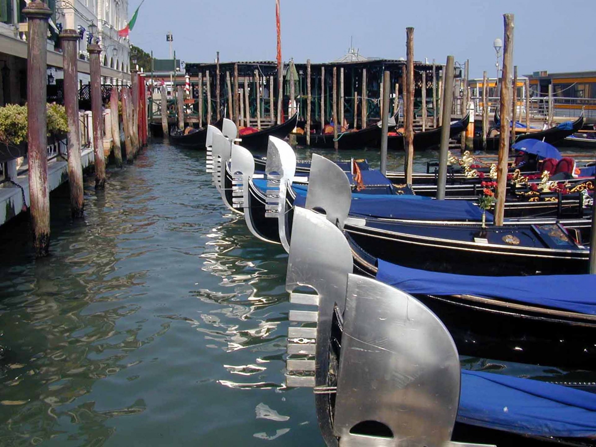 venice channels venice and gondolas free photo