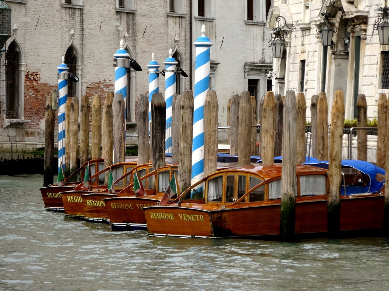 venice channel boats free photo