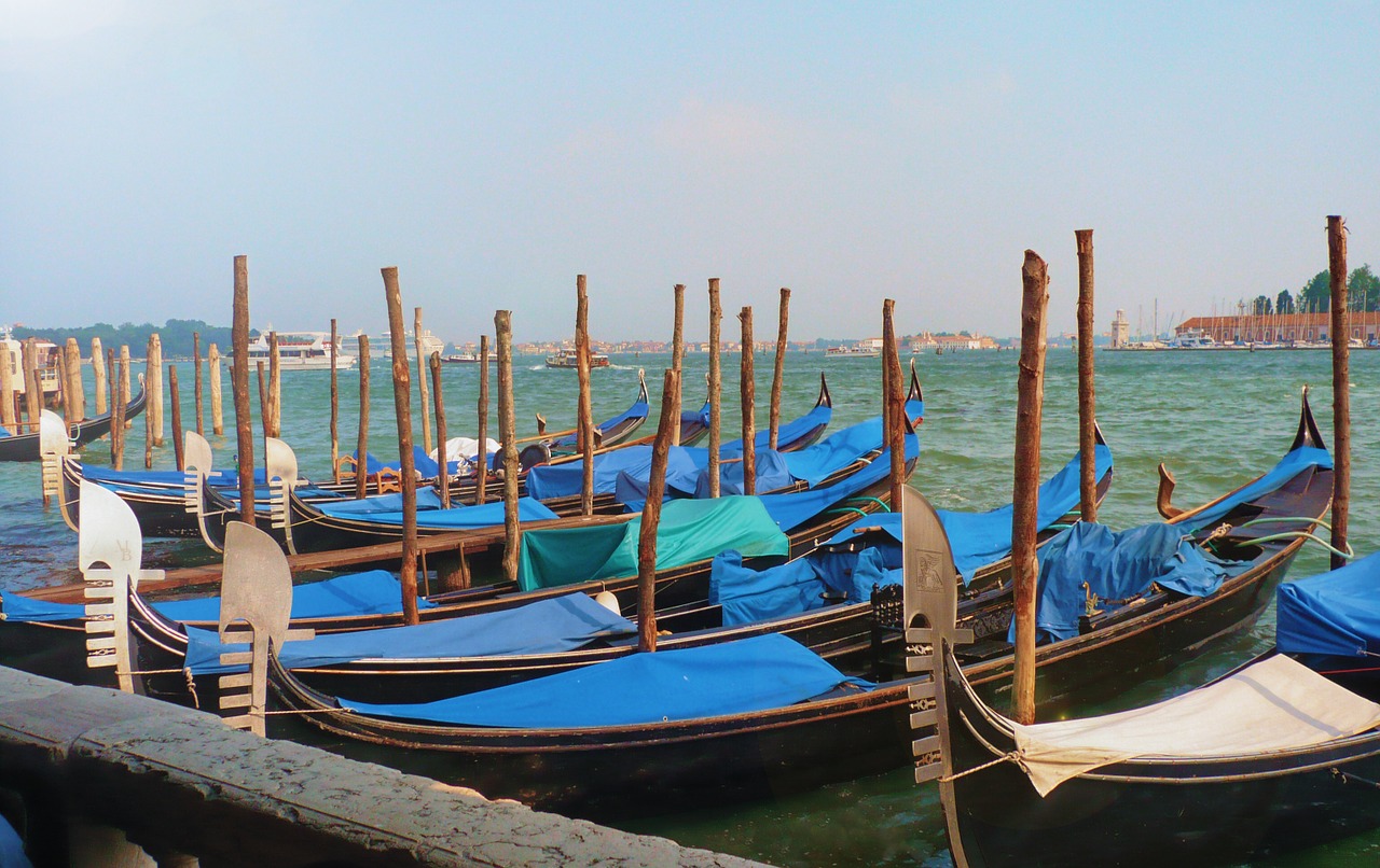 venice italy gondola free photo