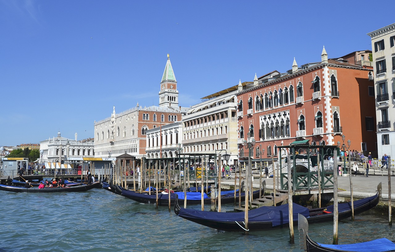 venice italy channels free photo