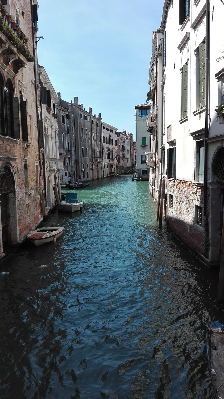 venice boat canal free photo