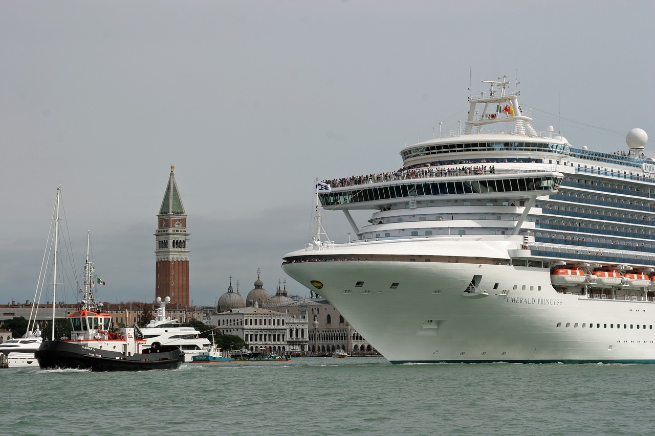 venice travel ship free photo