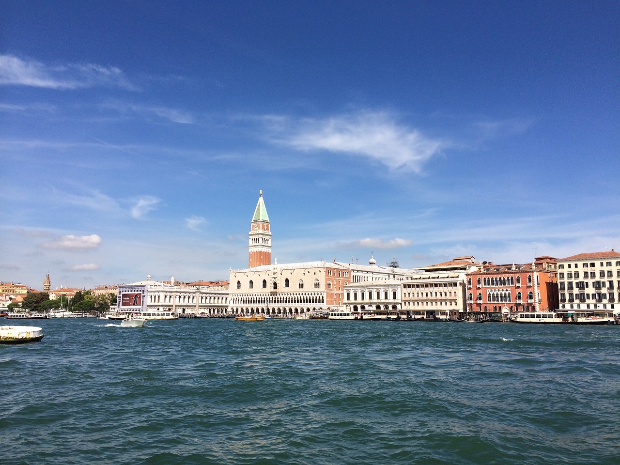 venice doge's palace channel free photo